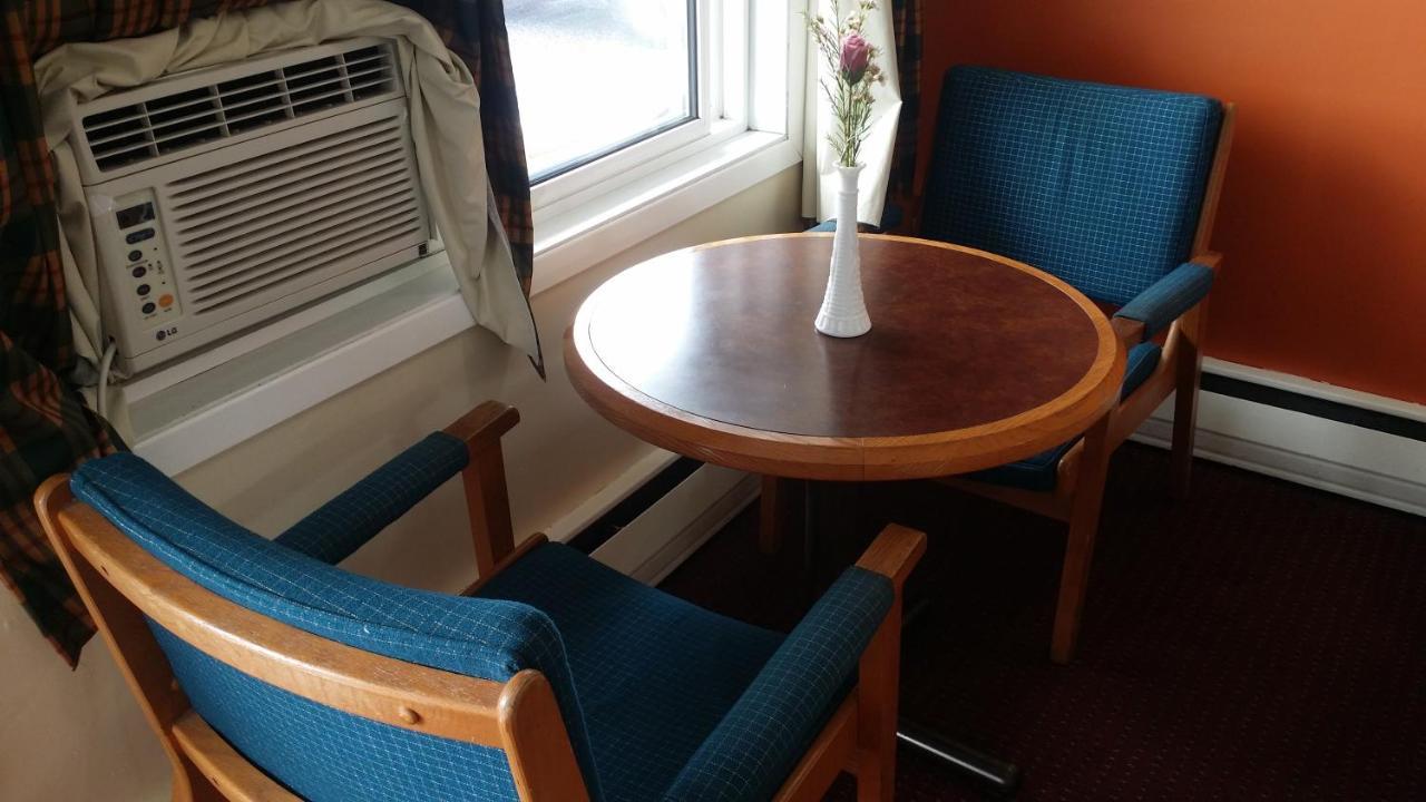 河雾酒店 Sturgeon Falls 外观 照片