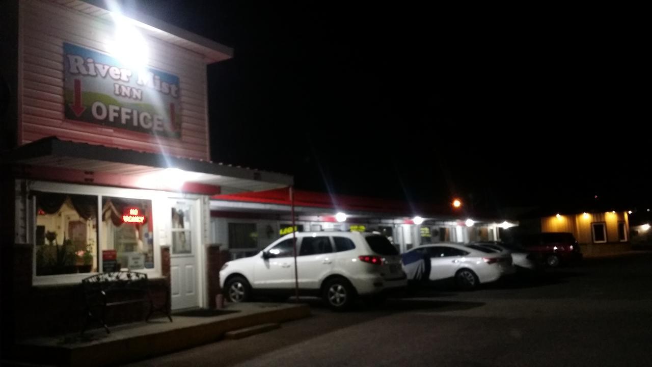 河雾酒店 Sturgeon Falls 外观 照片