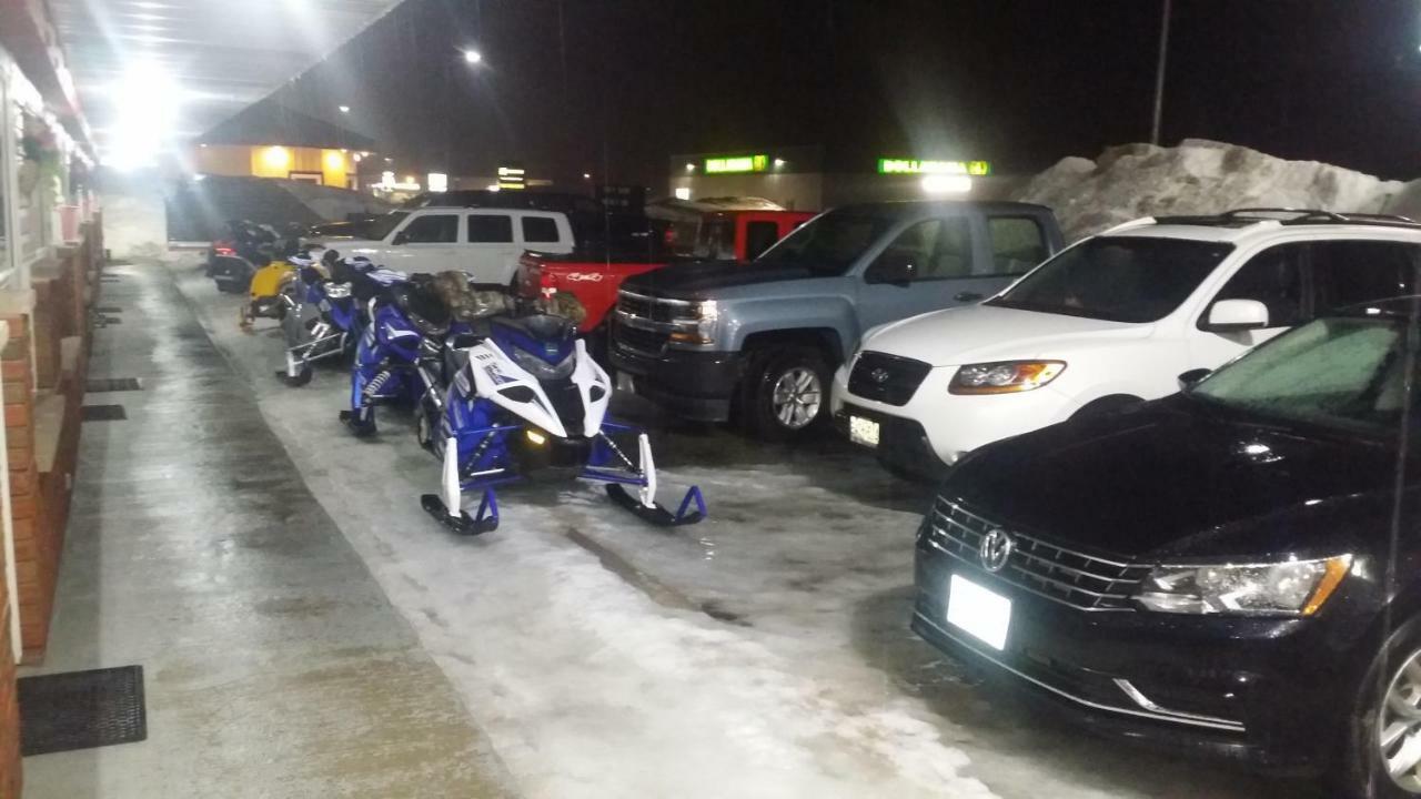 河雾酒店 Sturgeon Falls 外观 照片